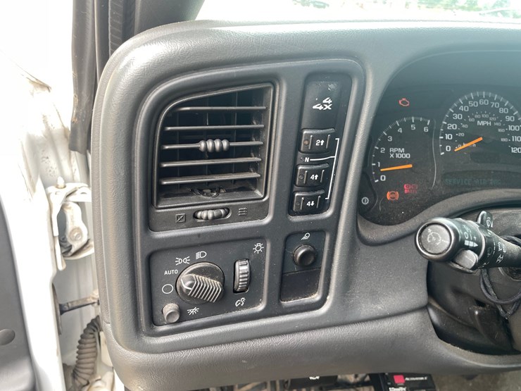 2005-chevrolet-silverado-2500-image-65
