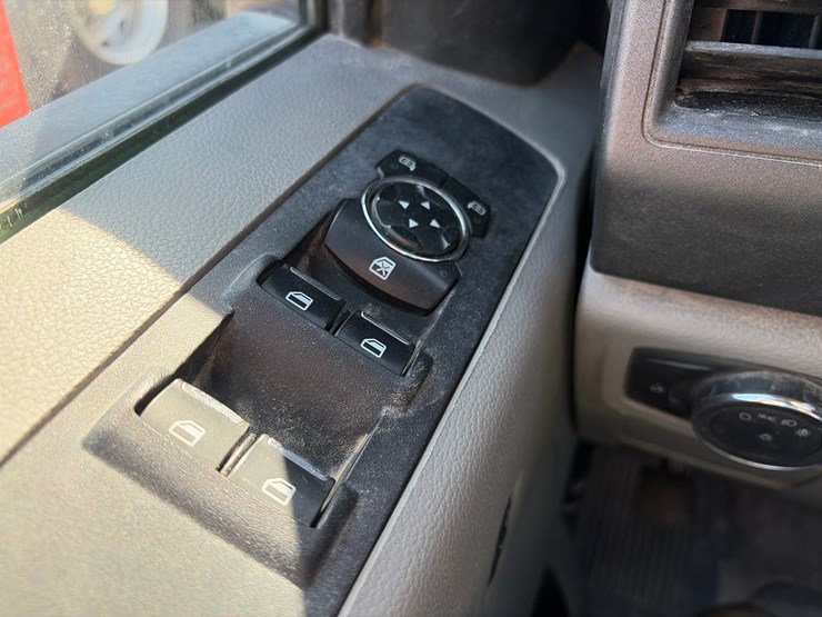 2019-ford-f550-image-52