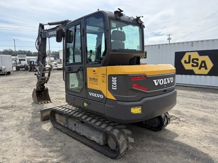 2021-volvo-ec60e-image-6