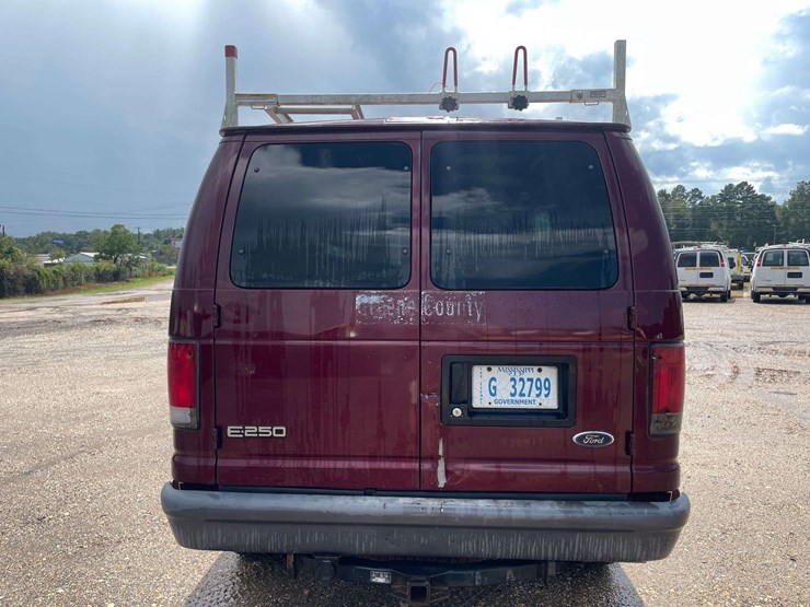 2005-ford-cargo-image-6
