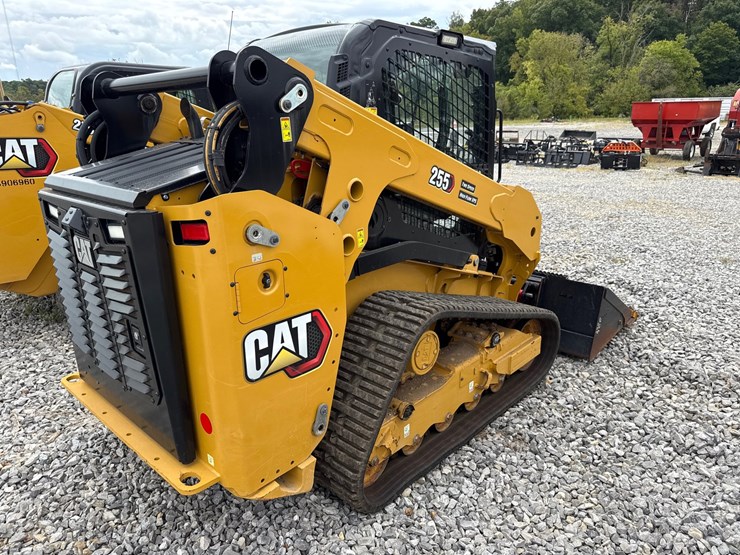 2024-caterpillar-255-image-4