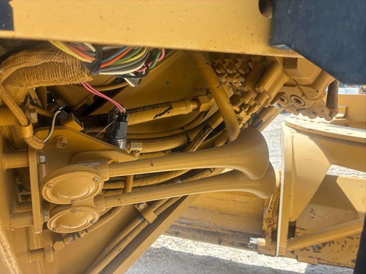 2002-caterpillar-140h-image-41