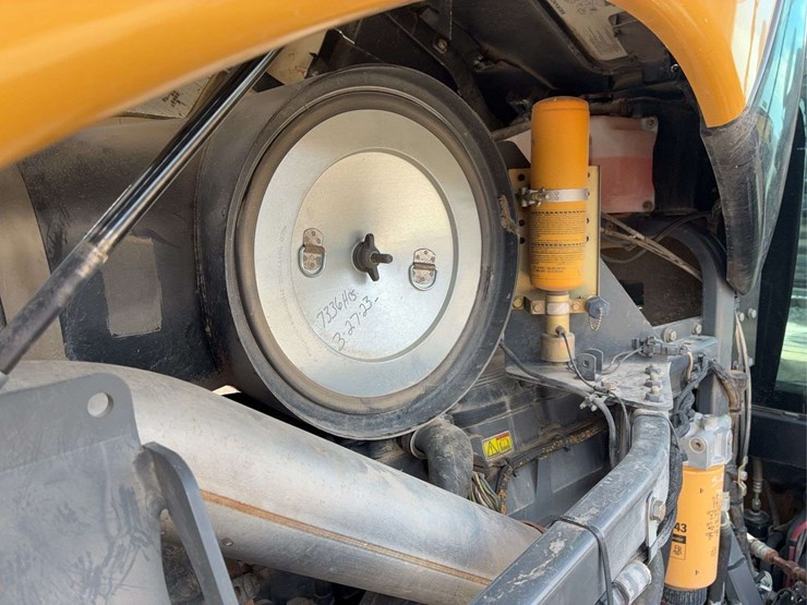 2005-challenger-cat-mt-855-b-belted-tractor-image-30