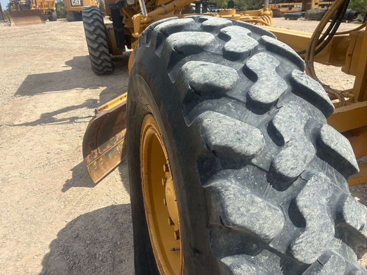 2002-caterpillar-140h-image-48