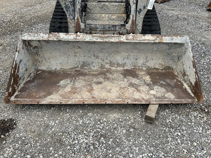 new-holland-c227-image-7