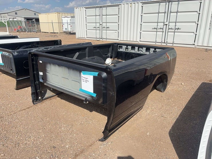 2019-2023-ram-big-horn-truck-bed-image-1