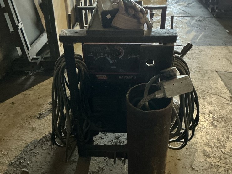 #118-•-lincoln-electric-ranger-8-engine-driven-welder/generator-image-2
