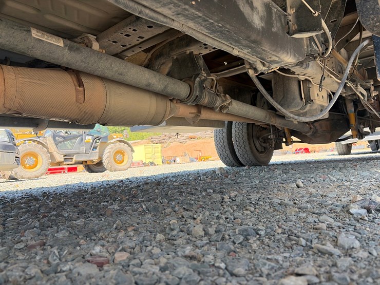2019-ford-f550-image-32