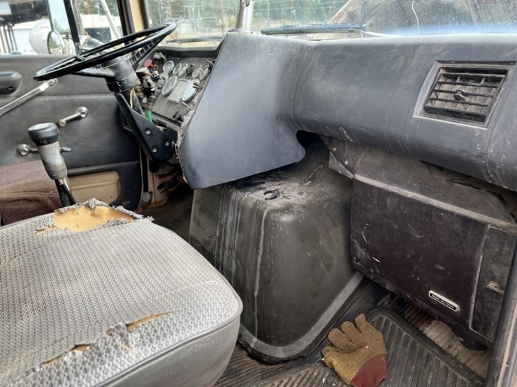 1989-ford-lt9000-image-37