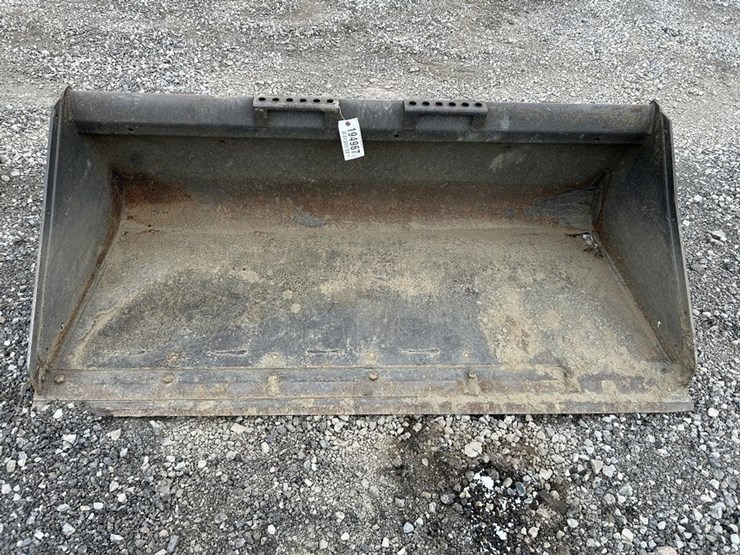 68”-skid-steer-bucket-image-1