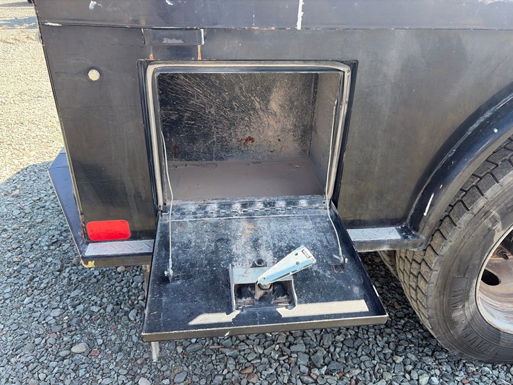 2019-ford-f550-image-28