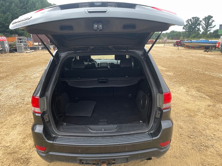 2011-jeep-grand-cherokee-laredo-image-97