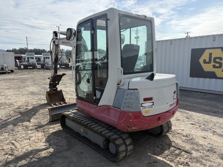 2014-takeuchi-tb235-image-6