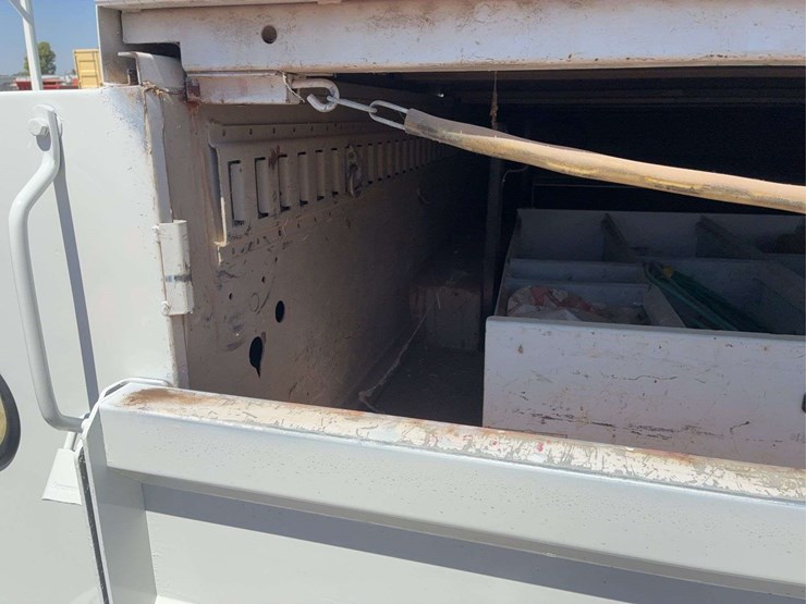 utility-truck-bed-image-17