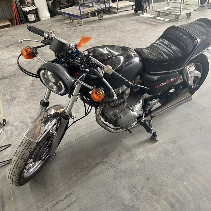 #1249 • 1980 Honda CM400E Motorcycle (Has WI Title)
