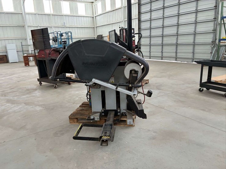 vas-6230b-hunter-hammerhead-wheel-balancer-image-6