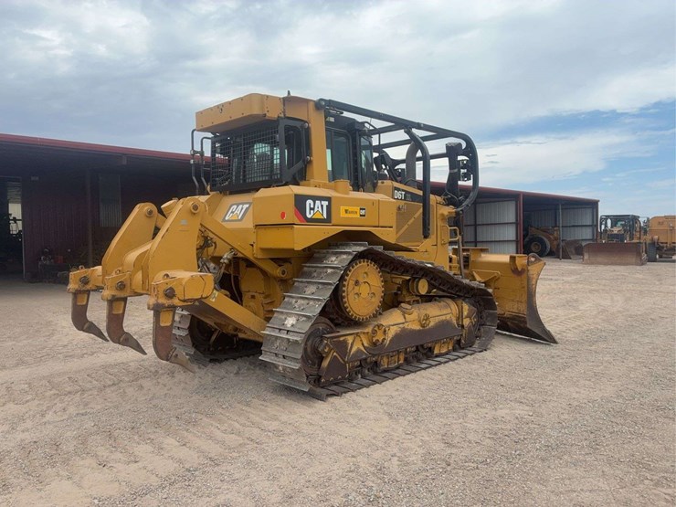 2015-caterpillar-d6t-xl-image-4