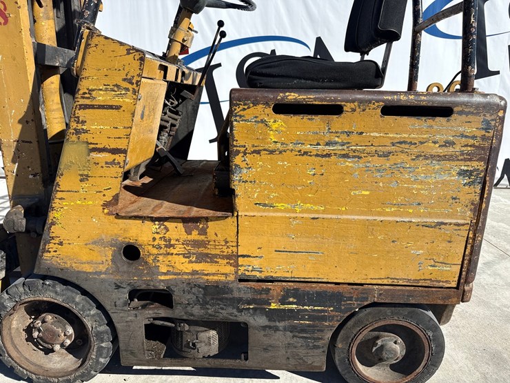 #5504-•-toyota-fbcs20-electric-forklift-image-10