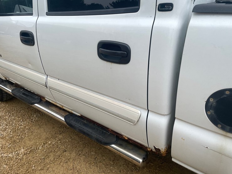 2005-chevrolet-silverado-2500-image-29