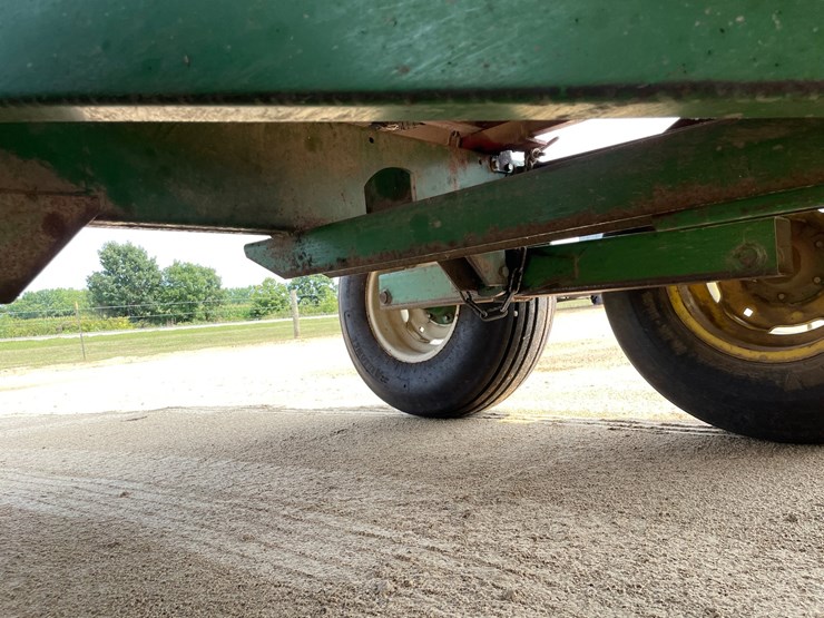 2013-john-deere-770-image-13