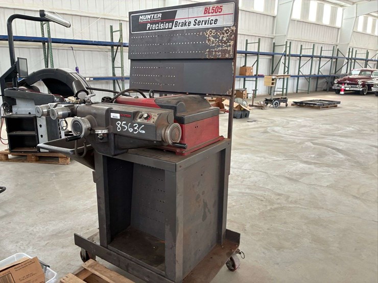 bl505-hunter-precision-brake-service-image-3