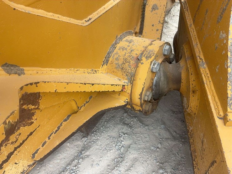 2015-caterpillar-d6t-xl-image-35