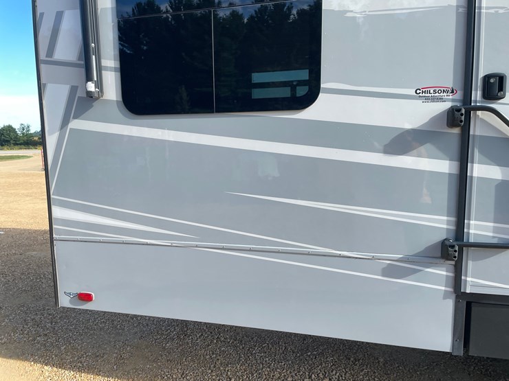 #100-•-2022-heartland-391-road-warrior-toy-hauler-camper-(has-wi-title)-image-40