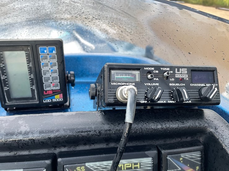 #1258-•-1988-18'-bayliner-bass-trophy-boat-(has-wi-title)-image-42