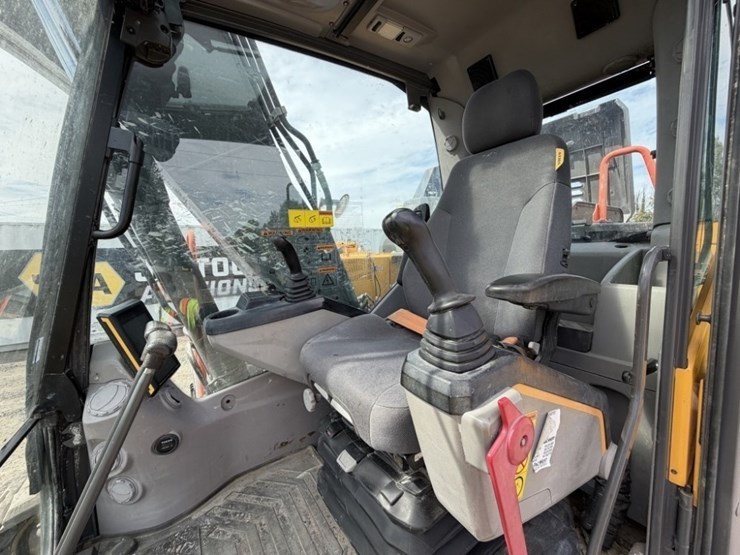 2020-volvo-ec140el-image-31