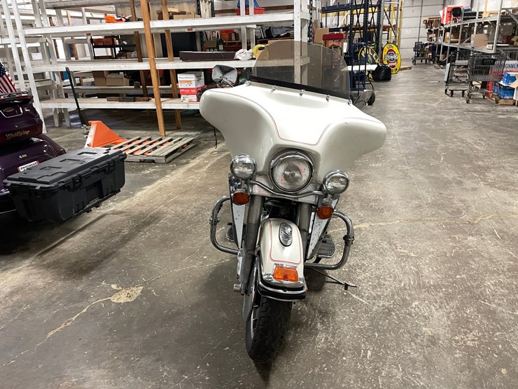 #1251-•-1986-harley-davidson-electric-glide-classic-motorcycle-(has-wi-title)-image-2