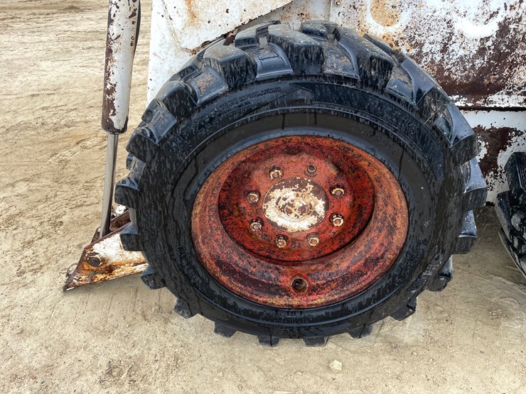 #313-•-bobcat-7222-hydrostatic-skidsteer-image-68