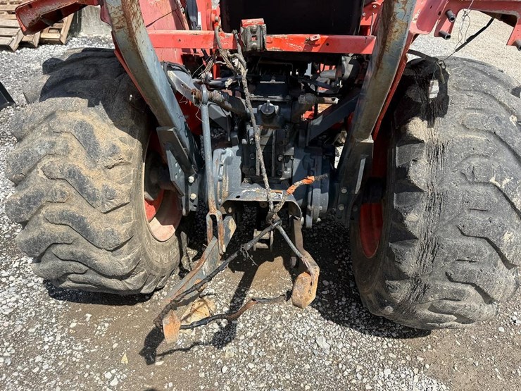 kubota-l2800-image-15