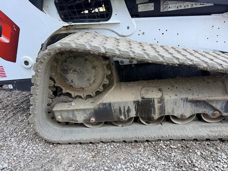 2023-bobcat-t770-image-13