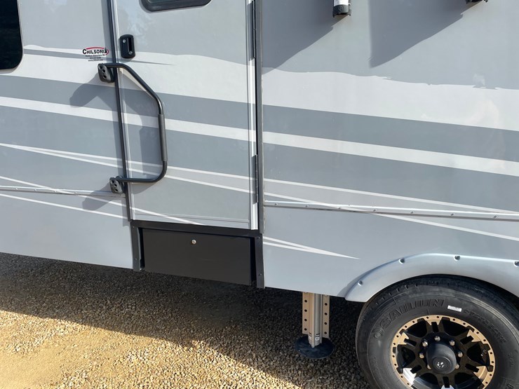 #100-•-2022-heartland-391-road-warrior-toy-hauler-camper-(has-wi-title)-image-38
