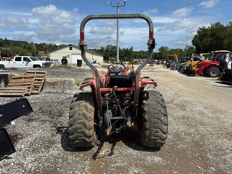 kubota-l2800-image-3
