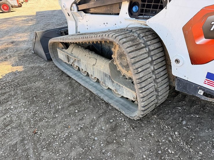 2023-bobcat-t770-image-16