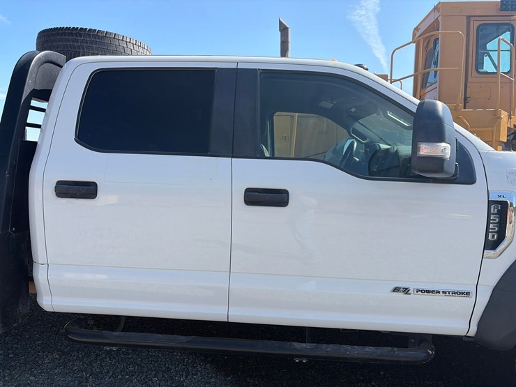 2019-ford-f550-image-24