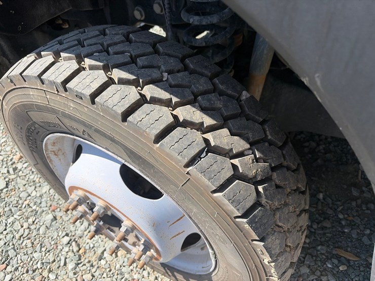 2019-ford-f550-image-55