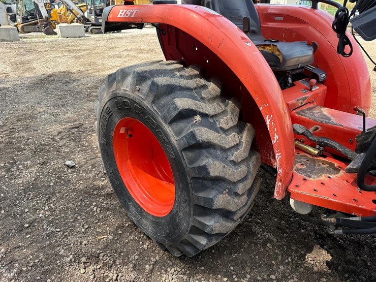 2018-kubota-l2501hst-image-13