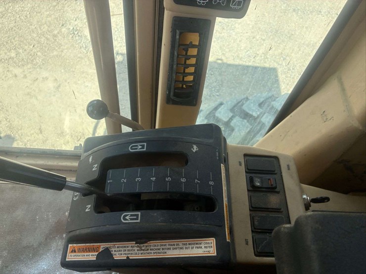 2002-caterpillar-140h-image-19