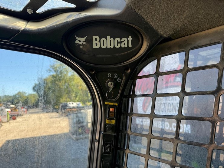 2023-bobcat-t770-image-23