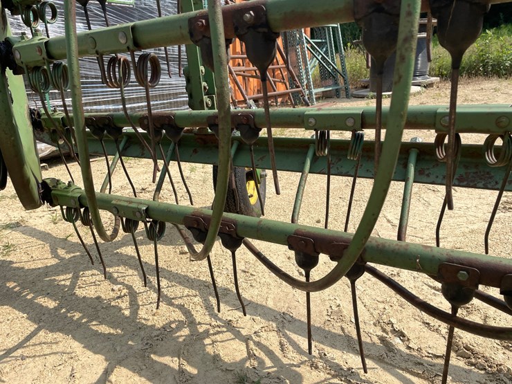 john-deere-350-image-29