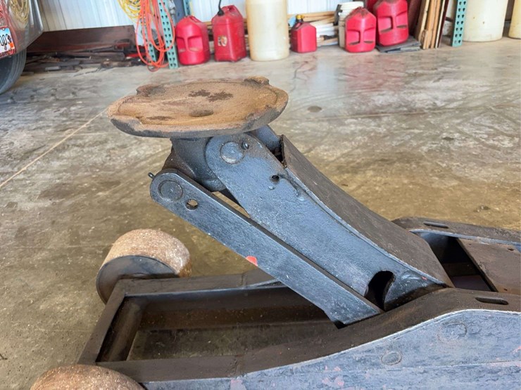 floor-jack-image-11