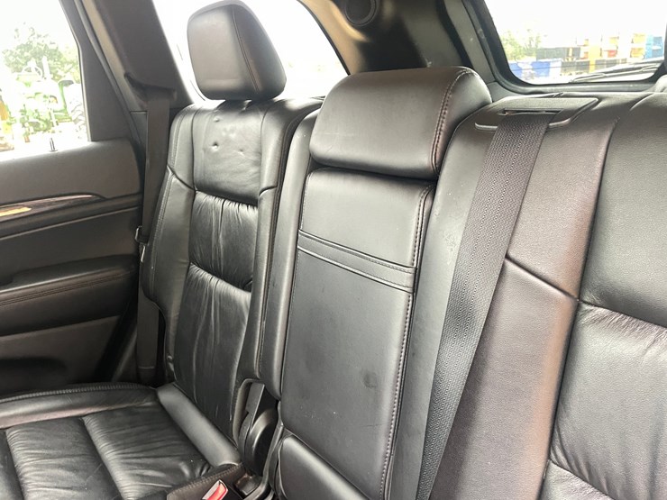 2011-jeep-grand-cherokee-laredo-image-50