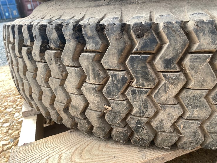 #3860-•-(5)-9.00-x-20.00-rims-and-tires-image-14