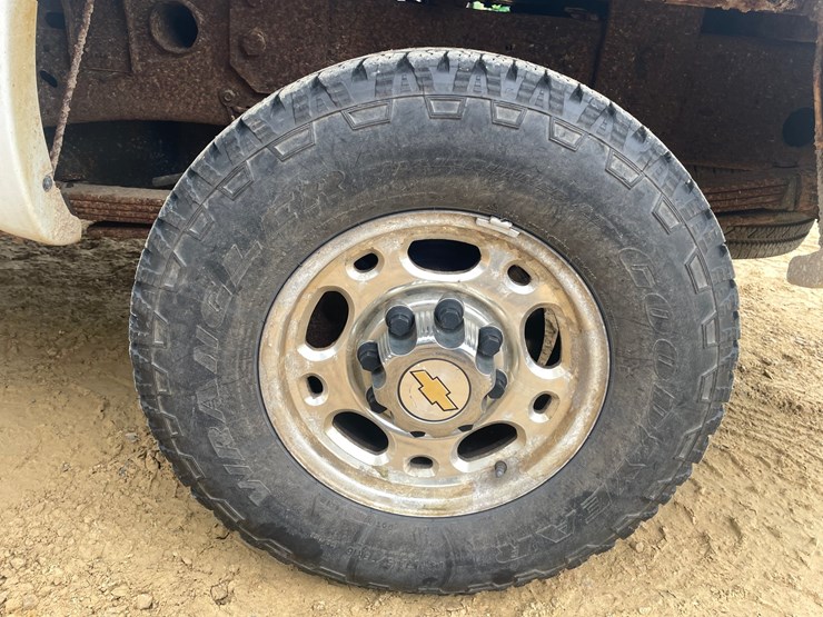 2005-chevrolet-silverado-2500-image-135