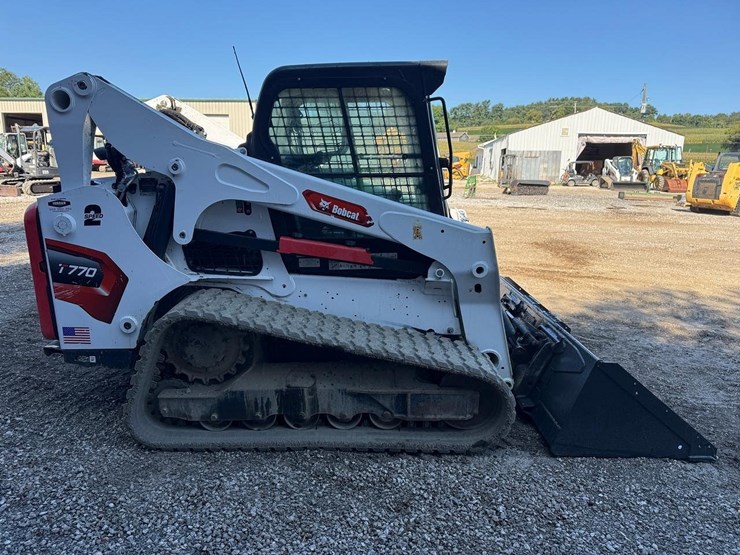 2023-bobcat-t770-image-5