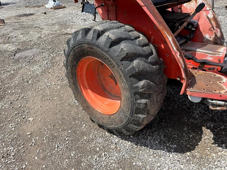 kubota-l2800-image-14