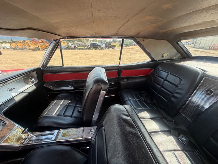 #143-•-1964-buick-riviera-image-38