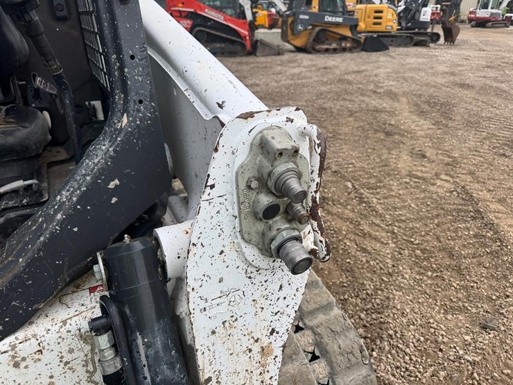 2018-bobcat-t630-image-12